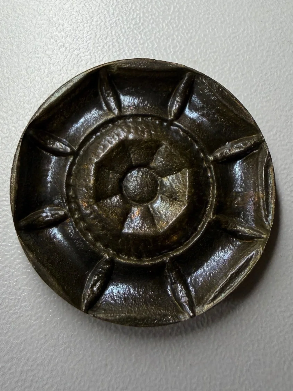 Vintage Round Medallion Brass Metal Ormolu Ornamental Hardware 1